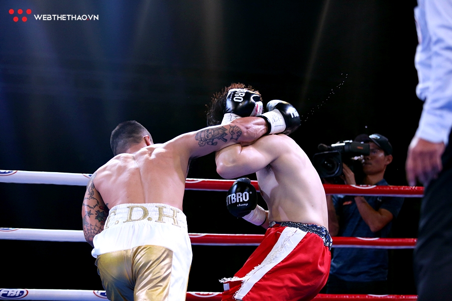 Victory 8 Boxing Huyền Thoại Hoàn Kiếm - Trương Đình Hoàng giật đai WBA
